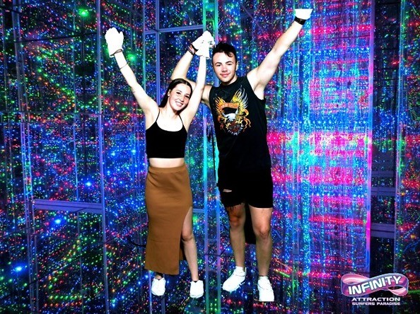 gold-coast-indoor-attraction-infinity-maze