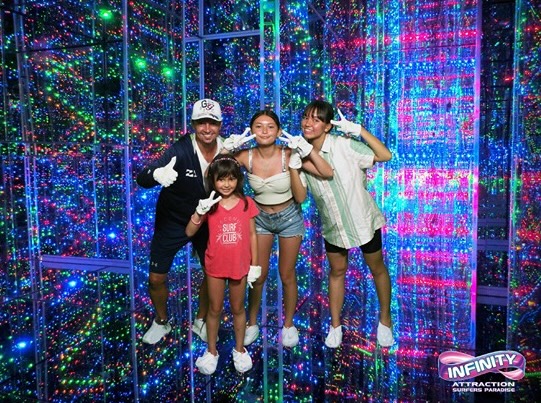 gold-coast-indoor-attraction-infinity-maze